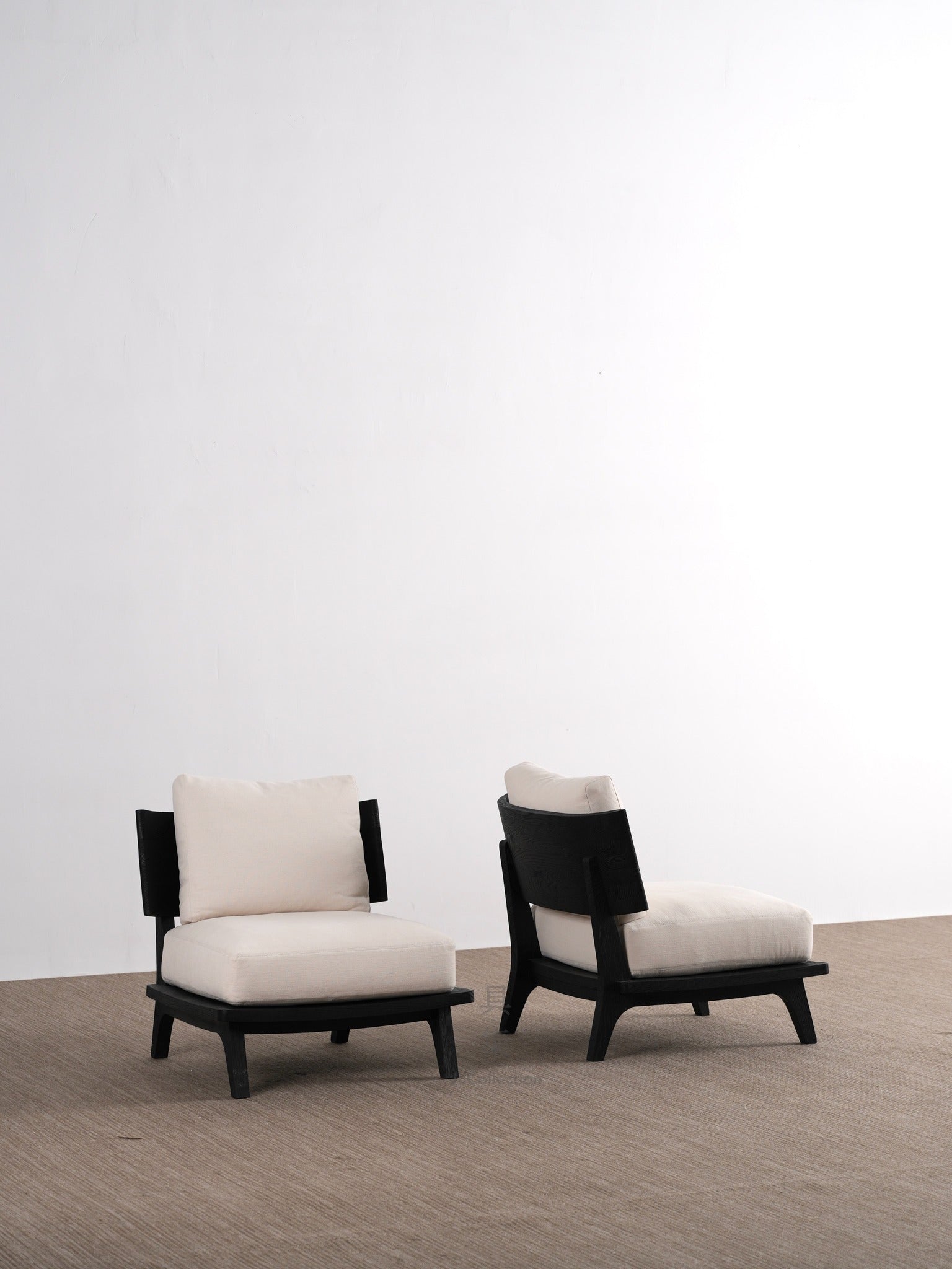 A00075 Sofa in a finished interior.