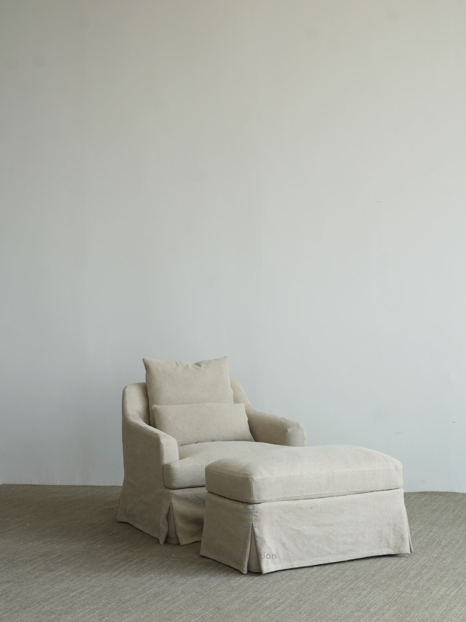 A00089 Sofa in a finished interior.