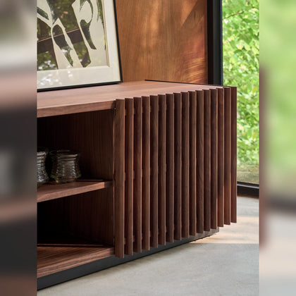 A00025 A00025 Media Console — view 02