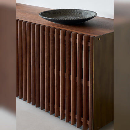 A00025 A00025 Media Console — view 04