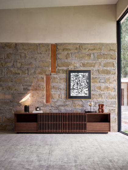 A00025 A00025 Media Console — view 09