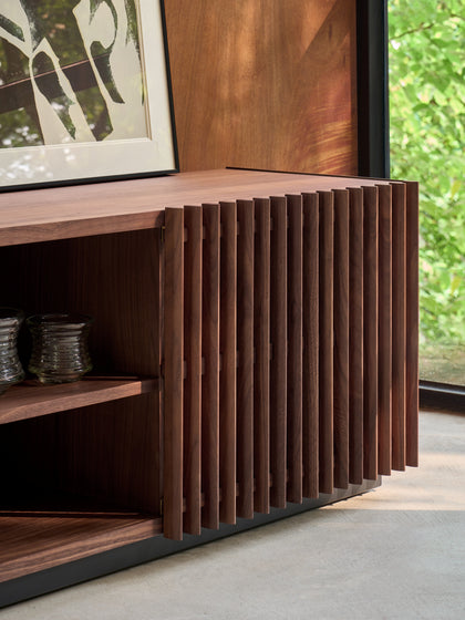 A00025 A00025 Media Console — view 10