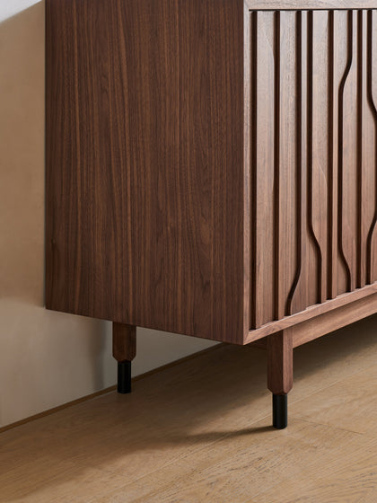 A00026 A00026 Sideboard — view 17