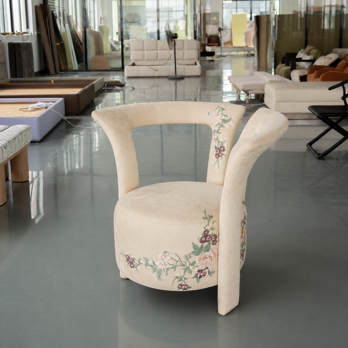 One silhouette. Your dimensions, comfort and finish.