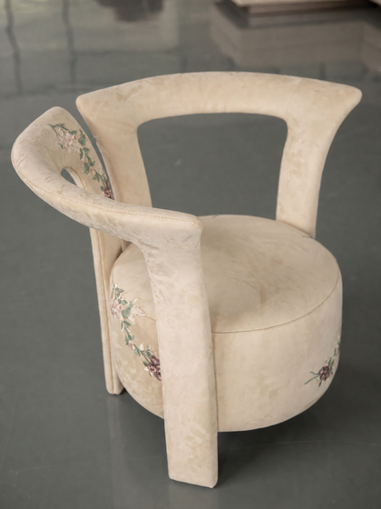 A00107 A00107 Armchair — view 05