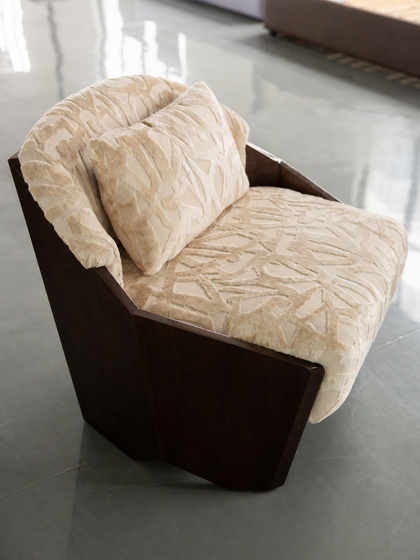 A00114 A00114 Lounge Chair — view 05