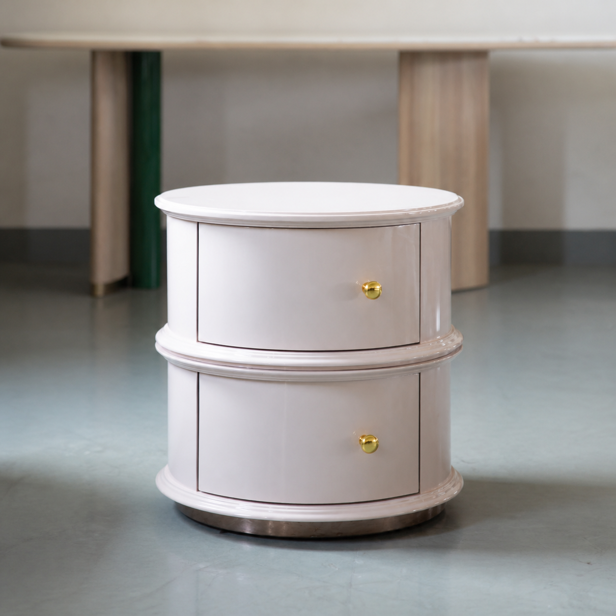 One silhouette. Your dimensions, comfort and finish.
