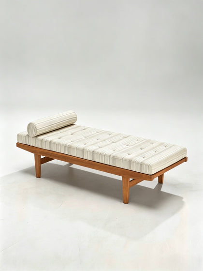 Alder Arc Bed — interior view 03