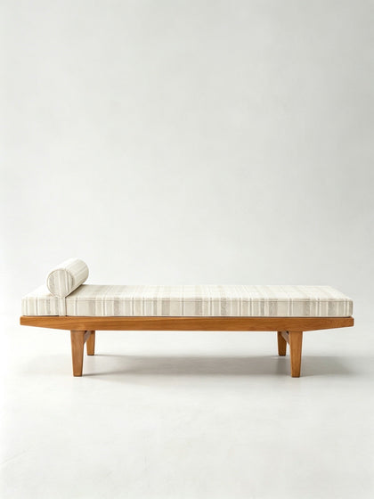Alder Arc Bed — interior view 04