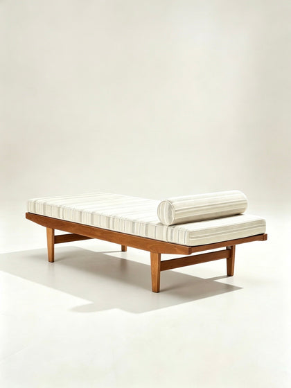 Alder Arc Bed — interior view 07