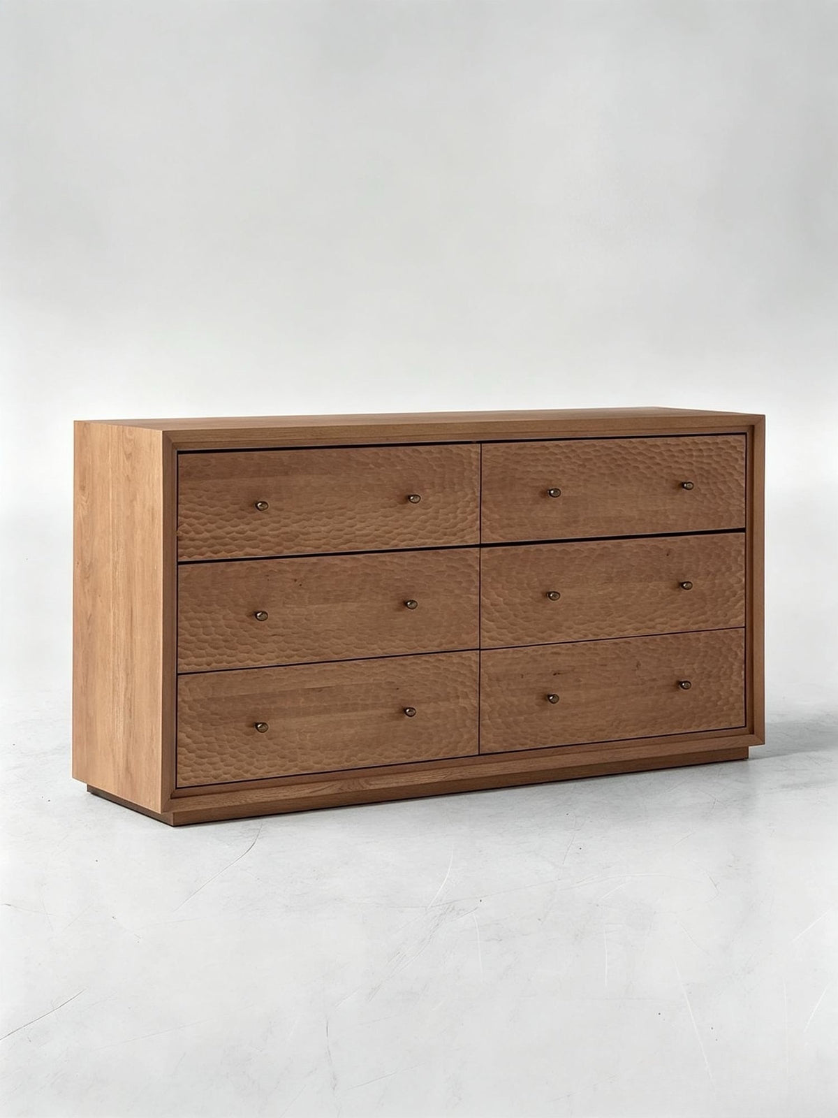 One silhouette. Your dimensions, comfort and finish.
