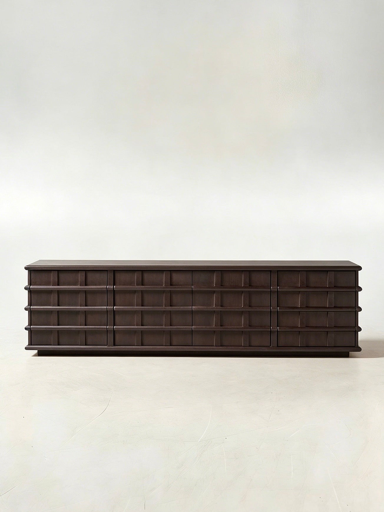 One silhouette. Your dimensions, comfort and finish.