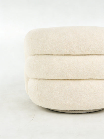 Kestrel Bay Lounge Chair — interior view 05