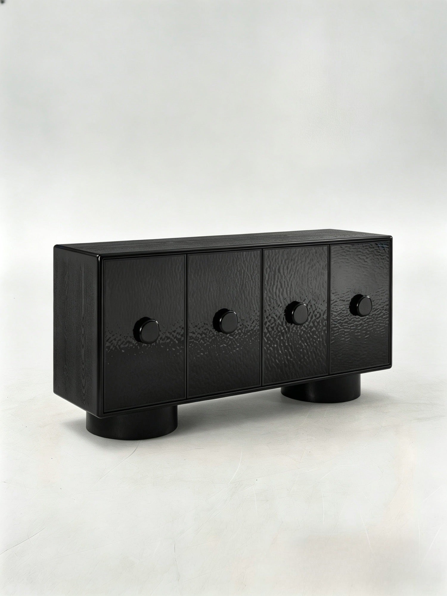One silhouette. Your dimensions, comfort and finish.