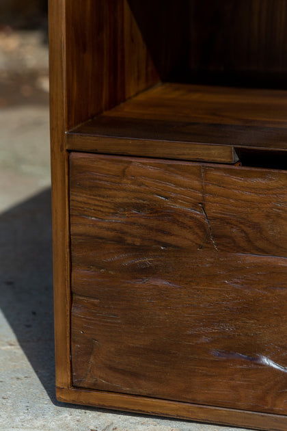 Selene Bay Cabinet — interior view 06