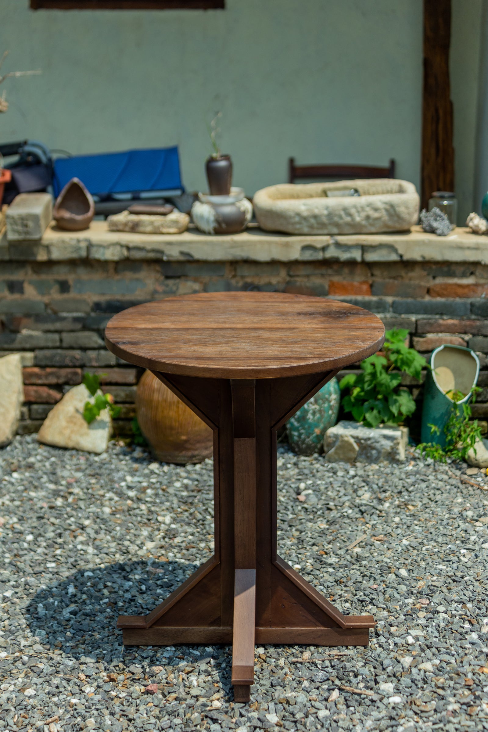 One silhouette. Your dimensions, comfort and finish.