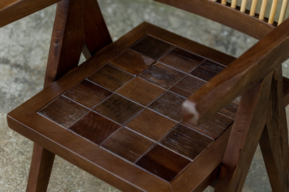 Iris Bloom Lounge Chair — interior view 07
