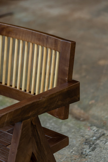 Iris Bloom Lounge Chair — interior view 09