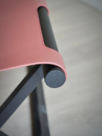 Linden Bloom Bench — interior view 08