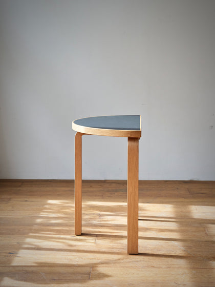 Glen Crest Dining Table — interior view 07