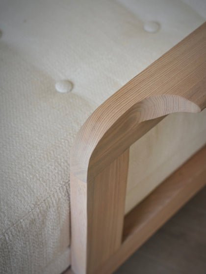 Kestrel Crest Lounge Chair — interior view 09