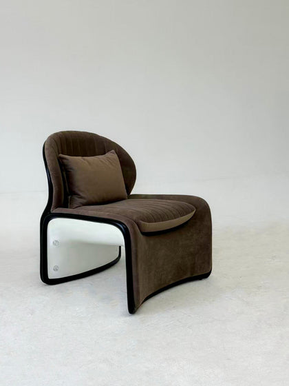 Olive Crest Armchair — interior view 03