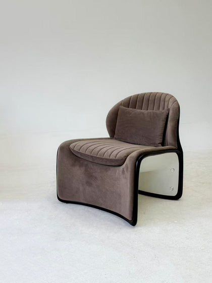 Olive Crest Armchair — interior view 04