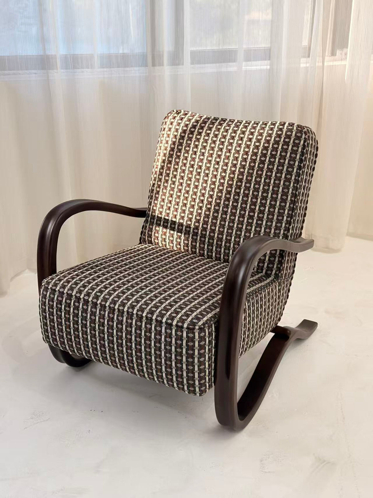 One silhouette. Your dimensions, comfort and finish.