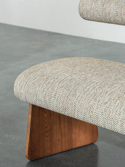 Rowan Crest Bench — interior view 05