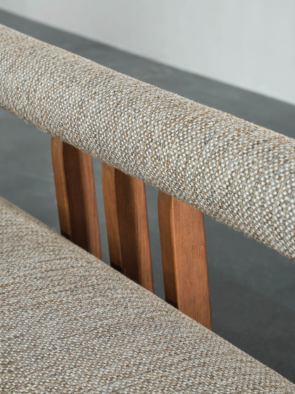 Rowan Crest Bench — interior view 06