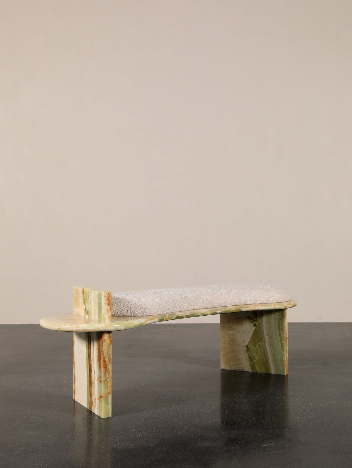 Sable Crest Bench — interior view 07