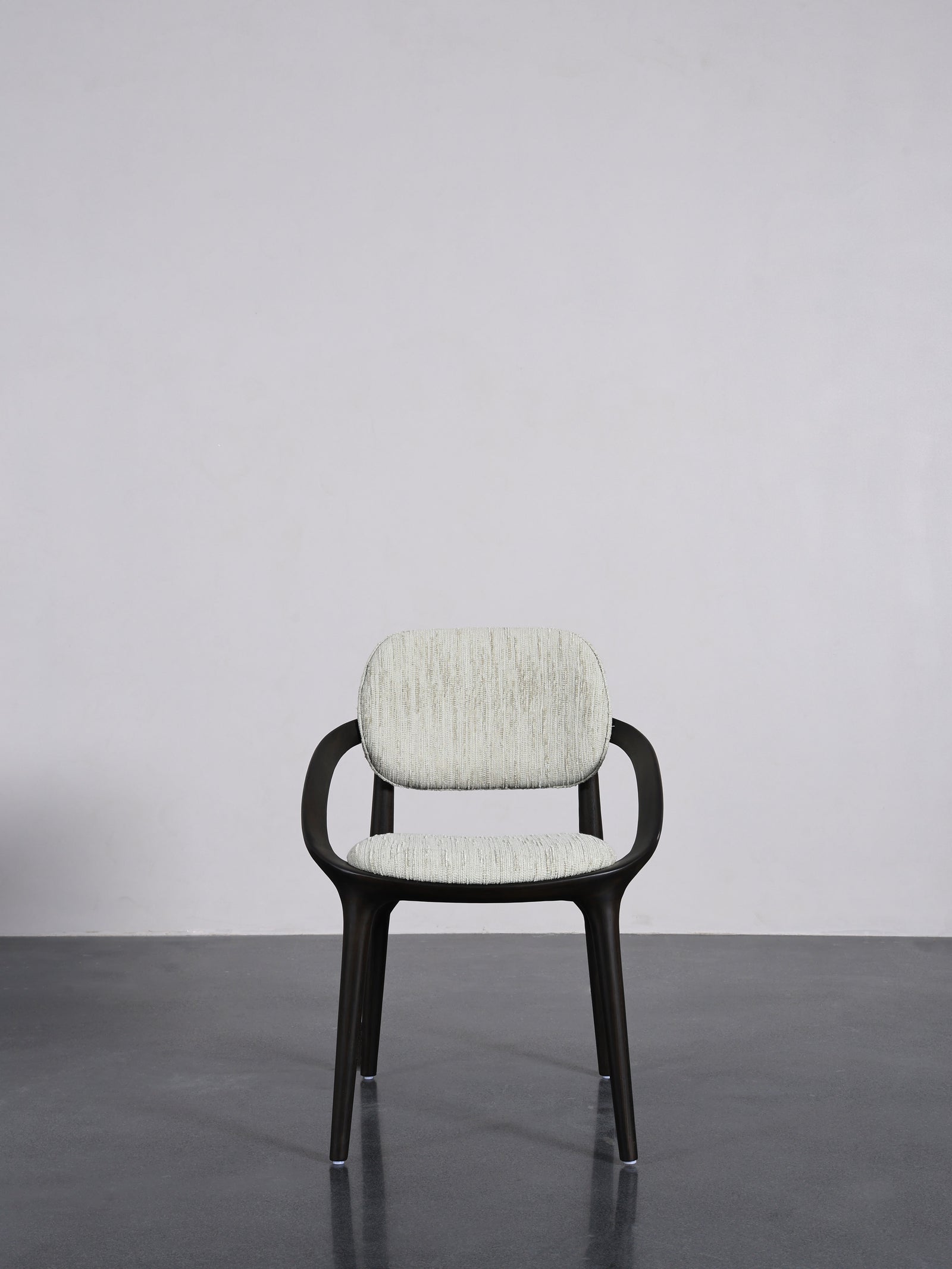 One silhouette. Your dimensions, comfort and finish.