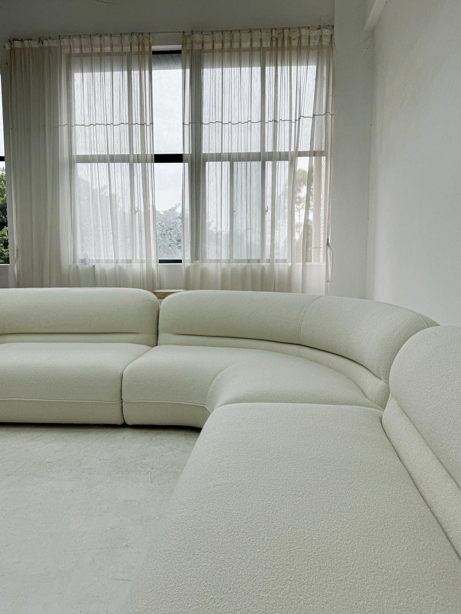 One silhouette. Your dimensions, comfort and finish.
