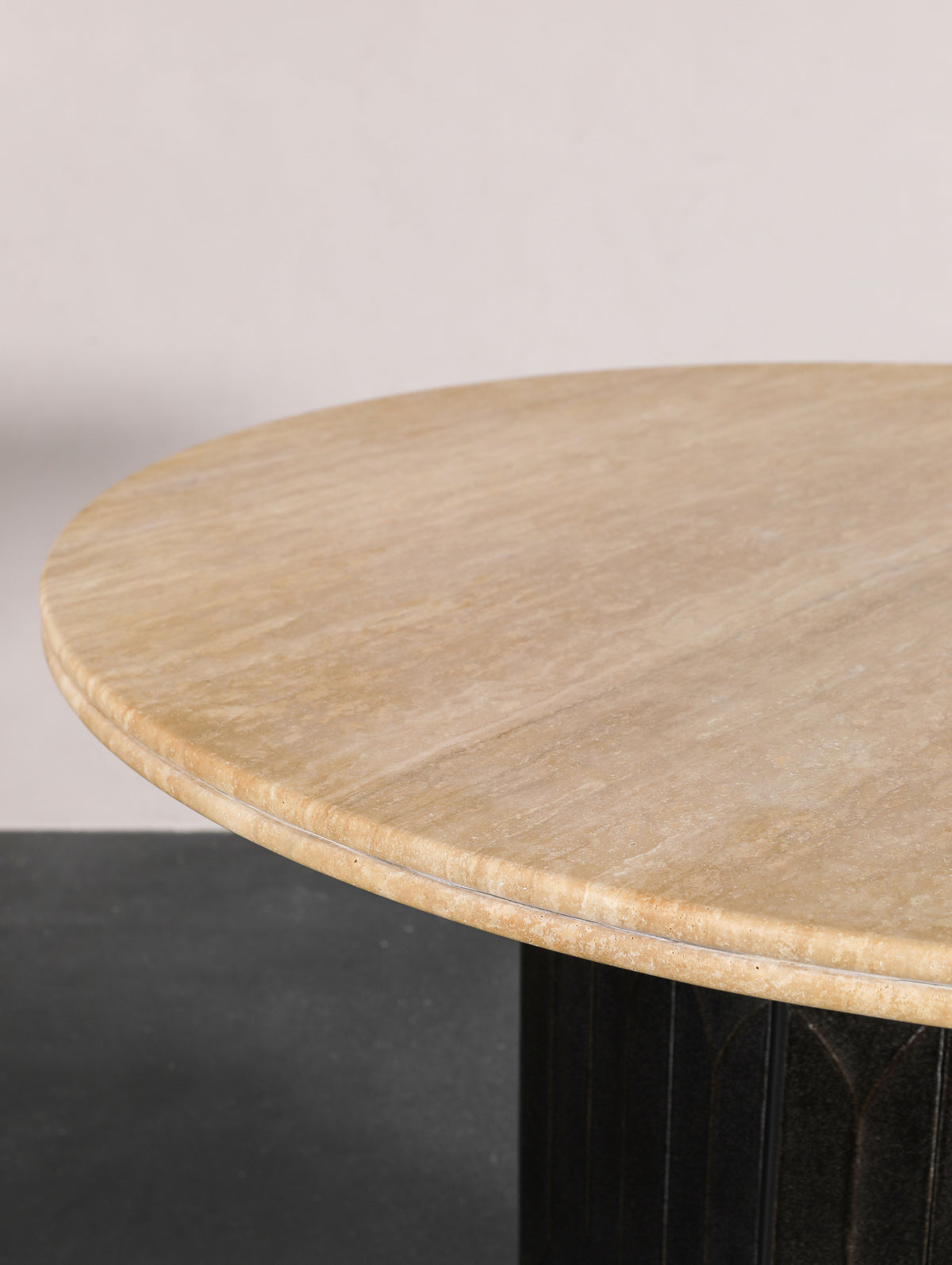 One silhouette. Your dimensions, comfort and finish.