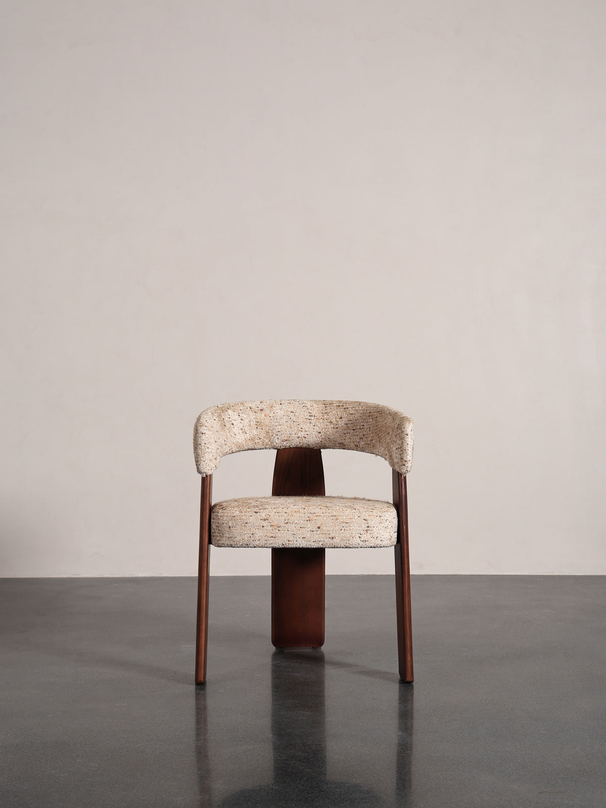 One silhouette. Your dimensions, comfort and finish.