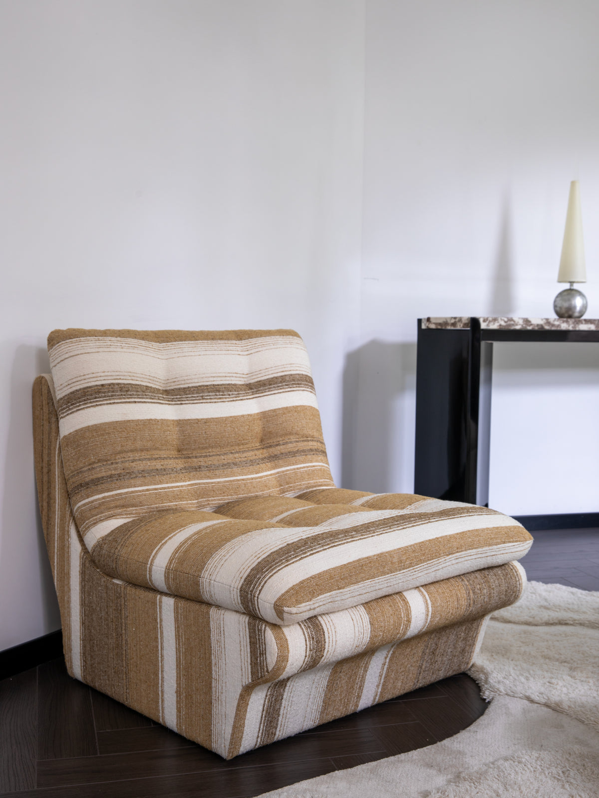 One silhouette. Your dimensions, comfort and finish.