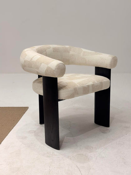 Elm Field Lounge Chair — interior view 03