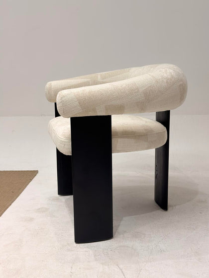 Elm Field Lounge Chair — interior view 05