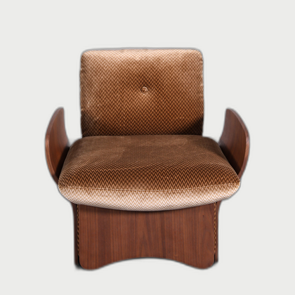 Ember Field Lounge Chair — neutral background 01