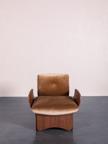 Ember Field Lounge Chair — interior view 04