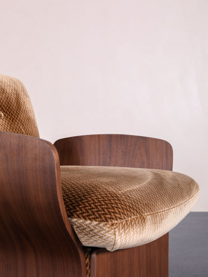 Ember Field Lounge Chair — interior view 07