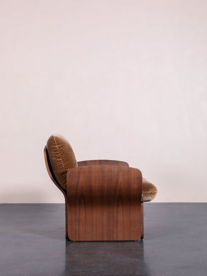 Ember Field Lounge Chair — interior view 09
