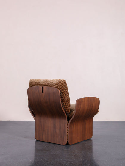 Ember Field Lounge Chair — interior view 10