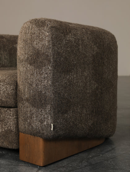 Glen Field Lounge Chair — interior view 05