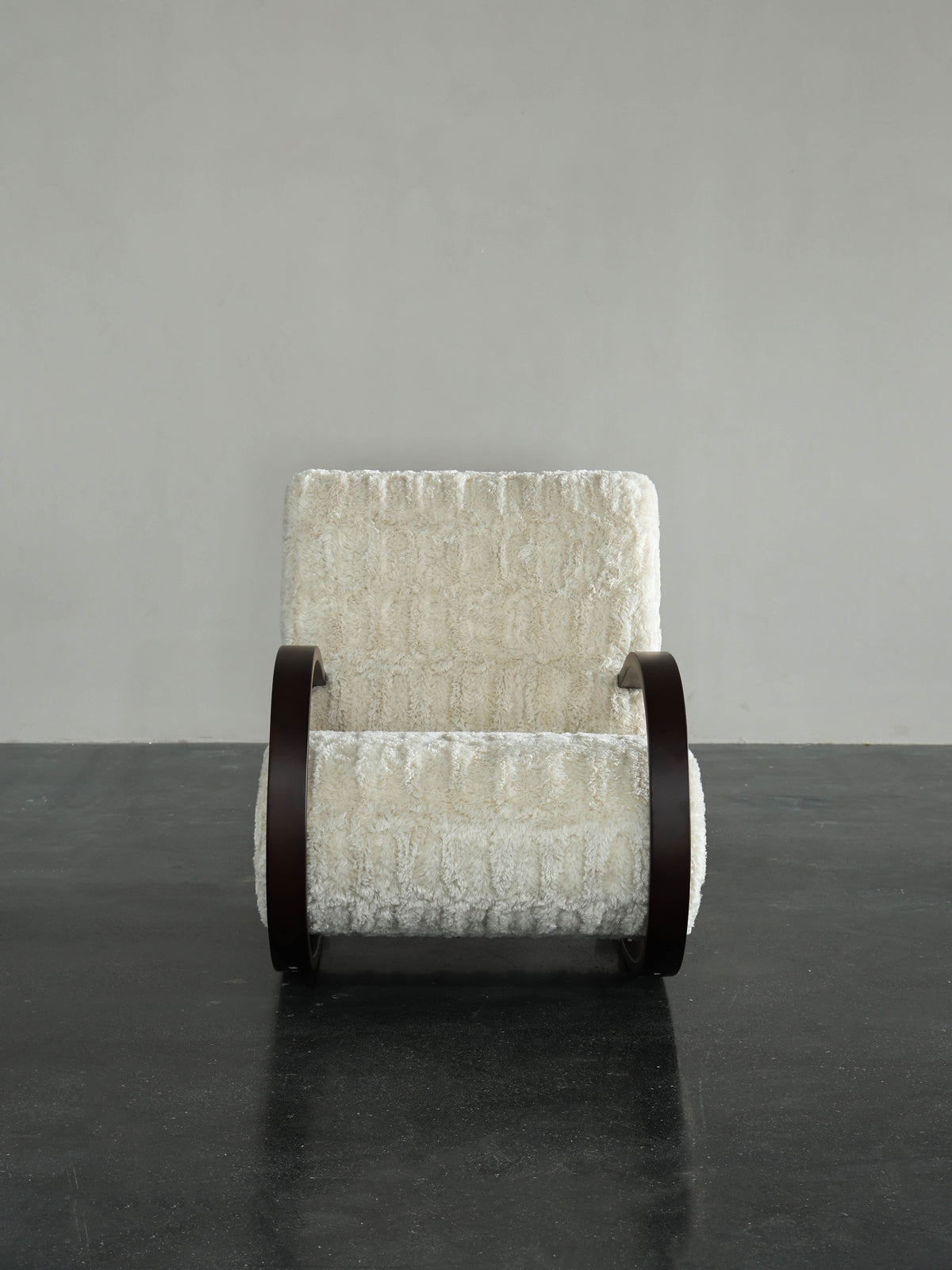 One silhouette. Your dimensions, comfort and finish.