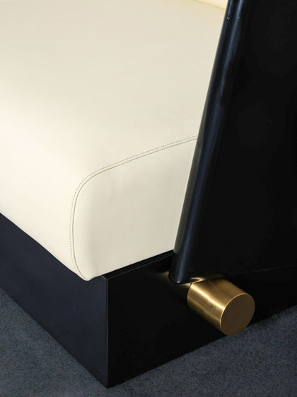 Marlow Field Sofa — interior view 04