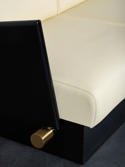Marlow Field Sofa — interior view 06