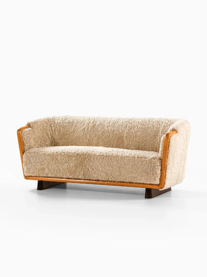Orion Field Sofa — interior view 03