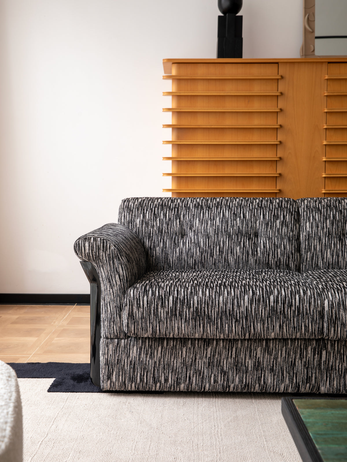 One silhouette. Your dimensions, comfort and finish.