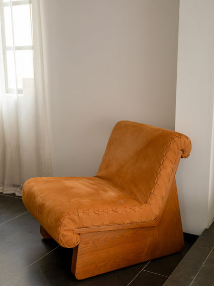 Sable Field Sofa — interior view 08